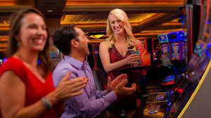 Tampilan interface Auto Roulette di okto88 slot dengan roda roulette live dan panel taruhan